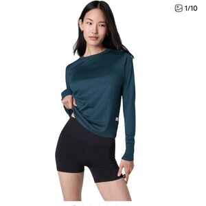 NWT Vuori Daydream Crew Moss Heather LS